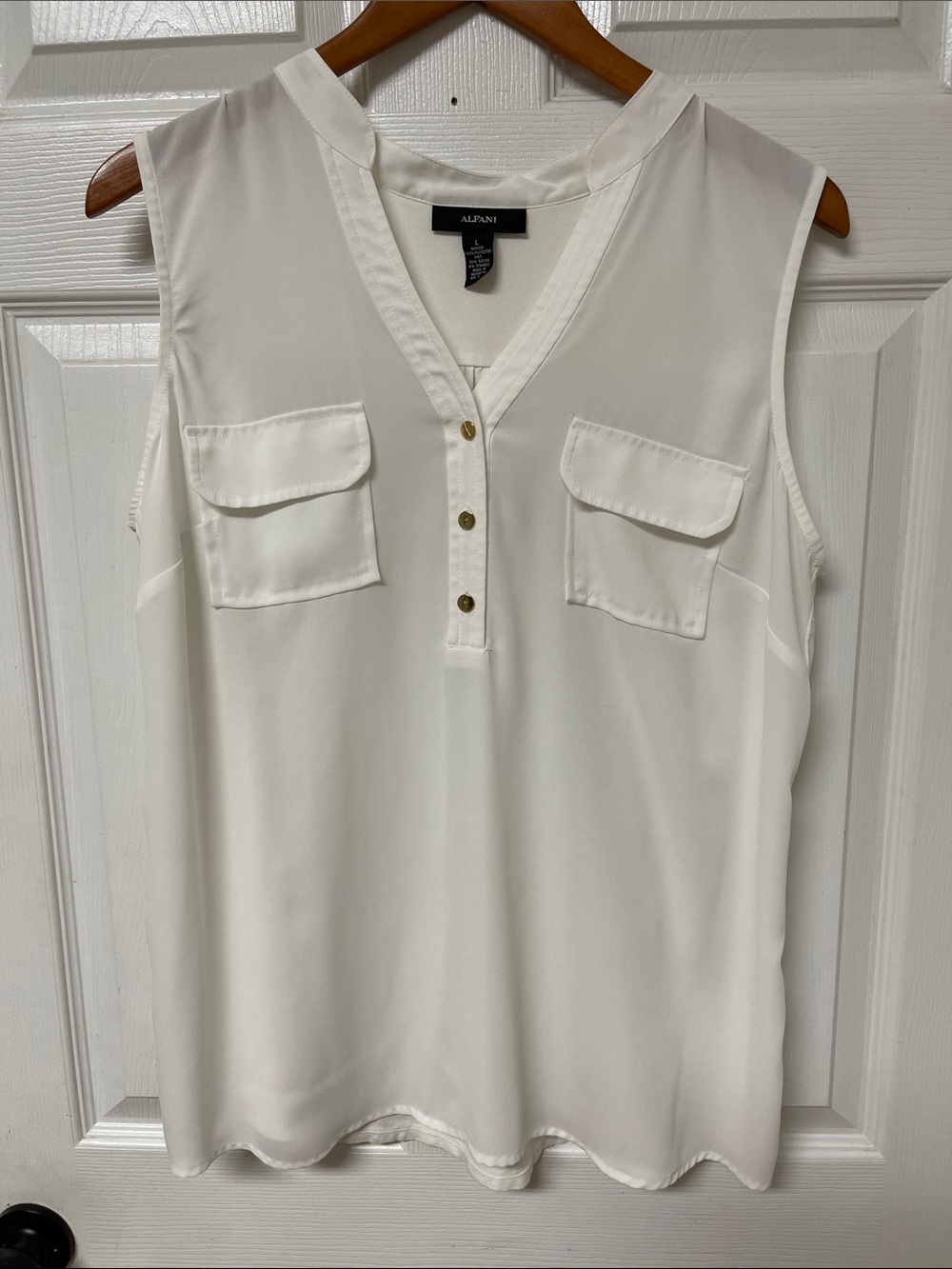 Alfani White Sleeveless V-Neck Blouse with Chest Flap Pockets